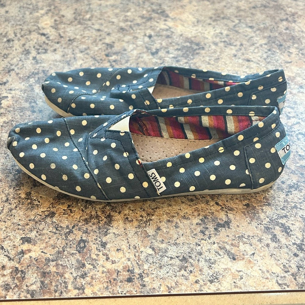 TOMS Slip-On Shoes, Navy Blue/White Polka-Dots Size 7